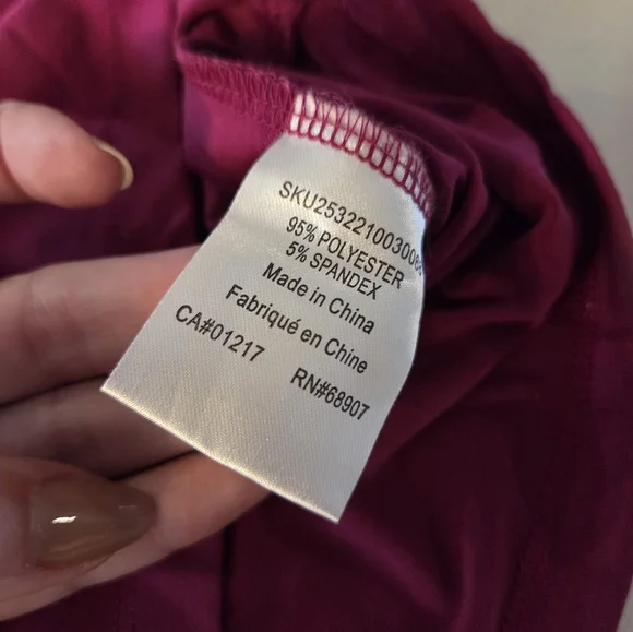 Le Chateau Fuchsia Ruffled Top - Picture 4 of 5